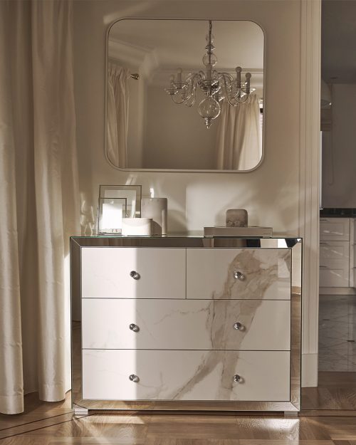 Komoda lustrzana z szufladami ze spieku kwarcowego Laminam X Greenwich Marble
