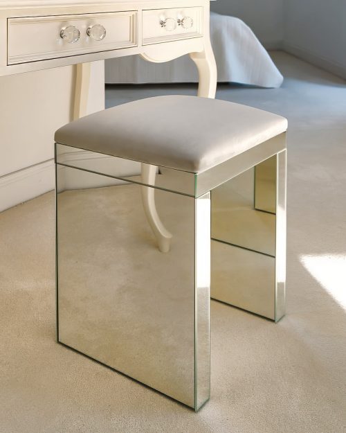 Seat for Long Island