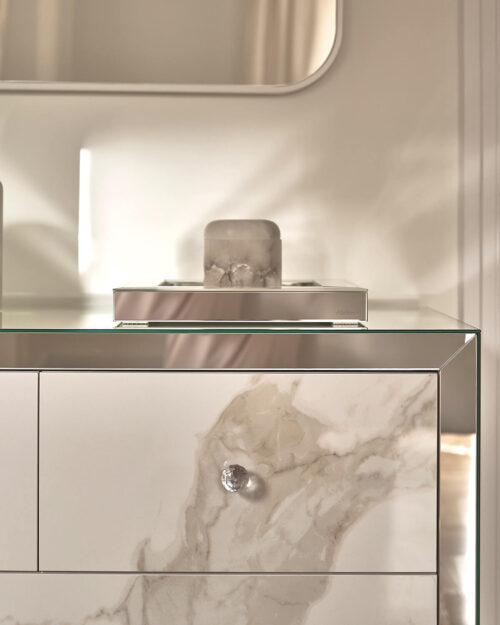 Mirror dresser with sintered quartz fronts Laminam X Greenwich Marble