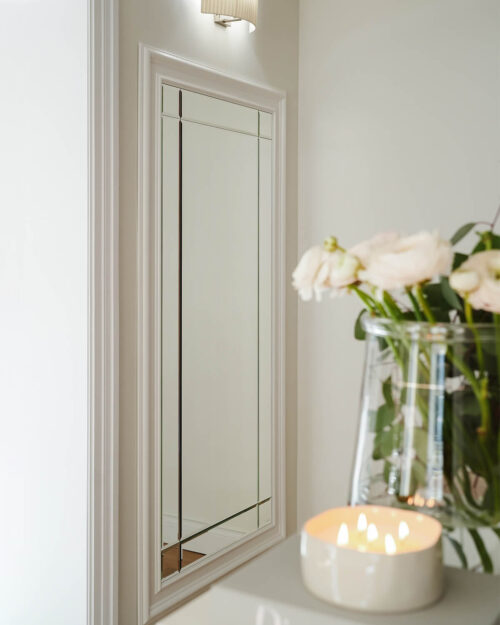Jamaica mirror in a decorative moulding frame